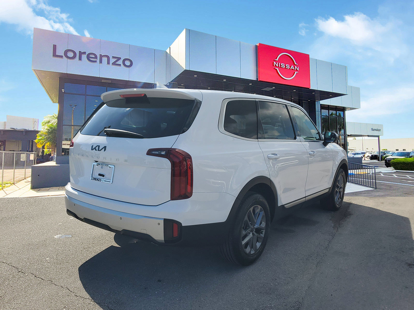 Used 2024 Kia Telluride LX FWD image 5