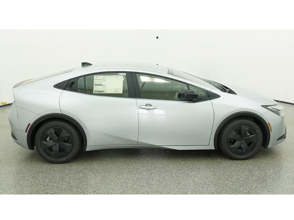 New 2026 Toyota Prius LE FWD image 11