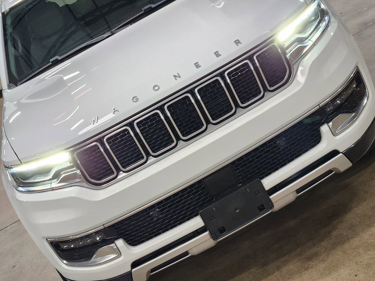 Used 2022 Jeep Wagoneer Series II w/ Premium Group I AWD/4WD image 19