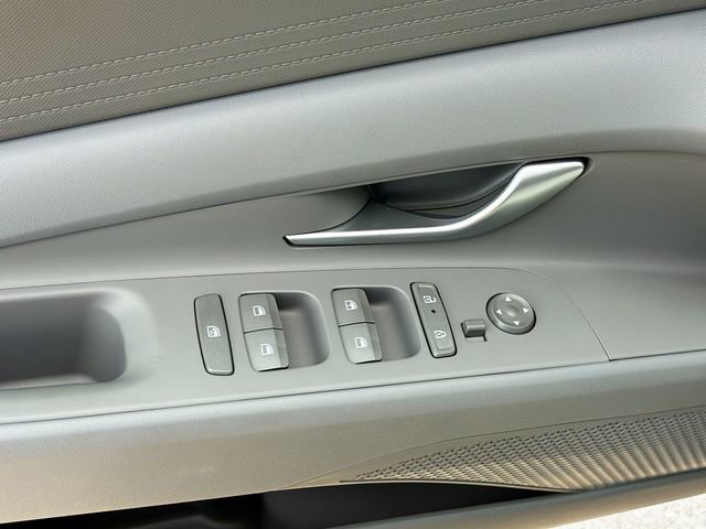 New 2026 Hyundai Elantra SE w/ Cargo Package FWD image 17
