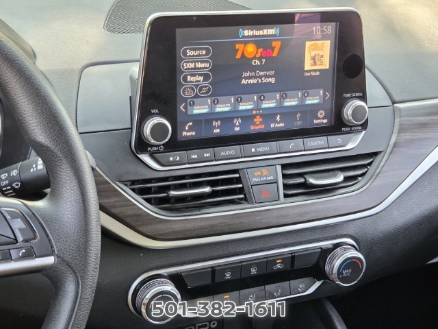 Used 2025 Nissan Altima 2.5 SV FWD image 21