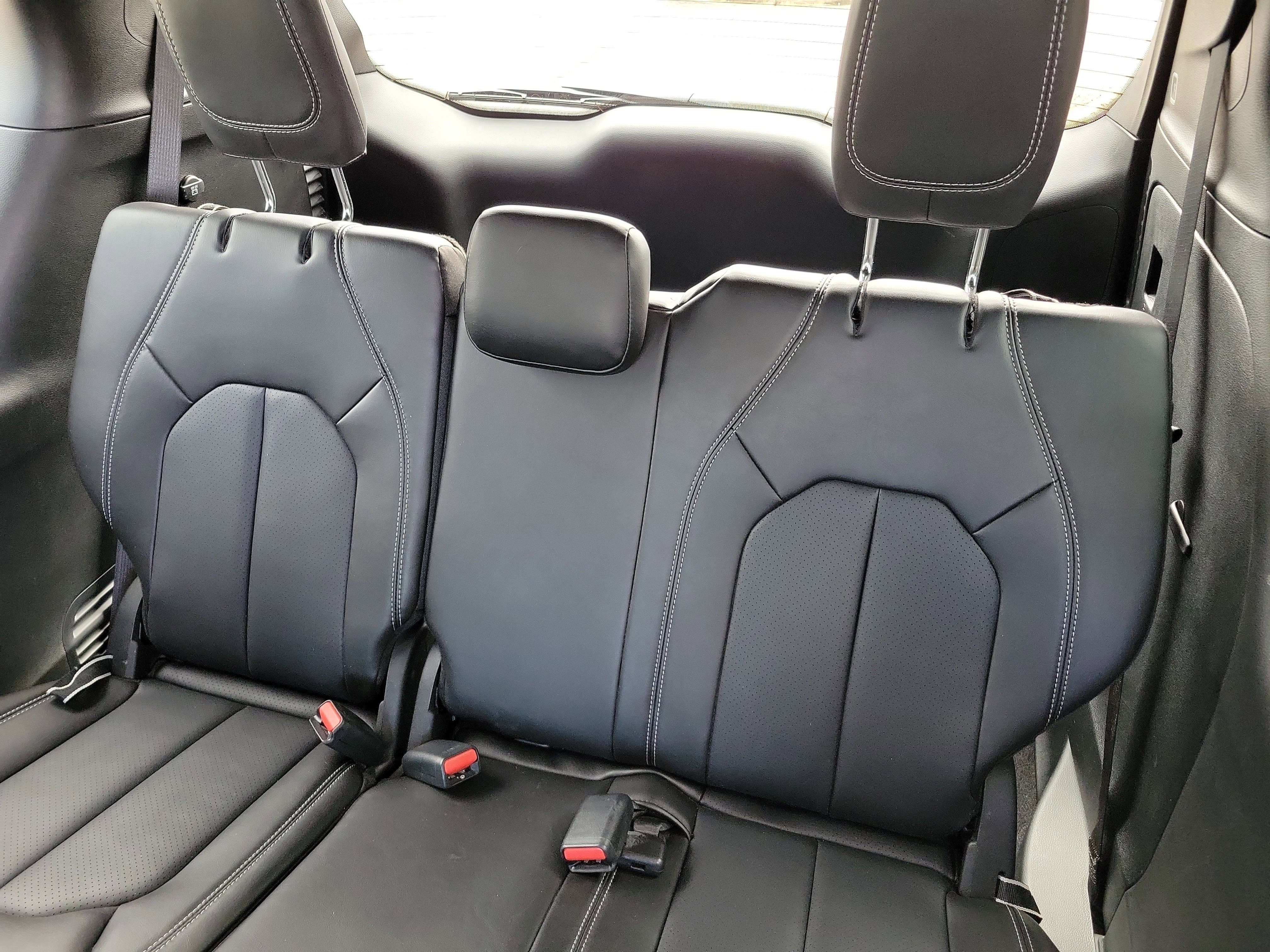 Used 2026 Chrysler Pacifica Select image 8