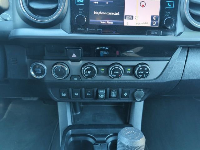 Used 2018 Toyota Tacoma TRD Off-Road w/ Technology Package AWD/4WD image 23