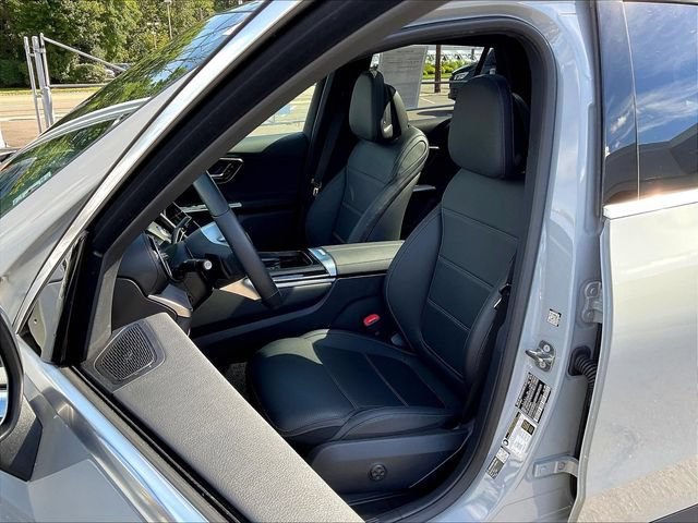 Used 2026 Mercedes-Benz GLC 300 4MATIC image 23