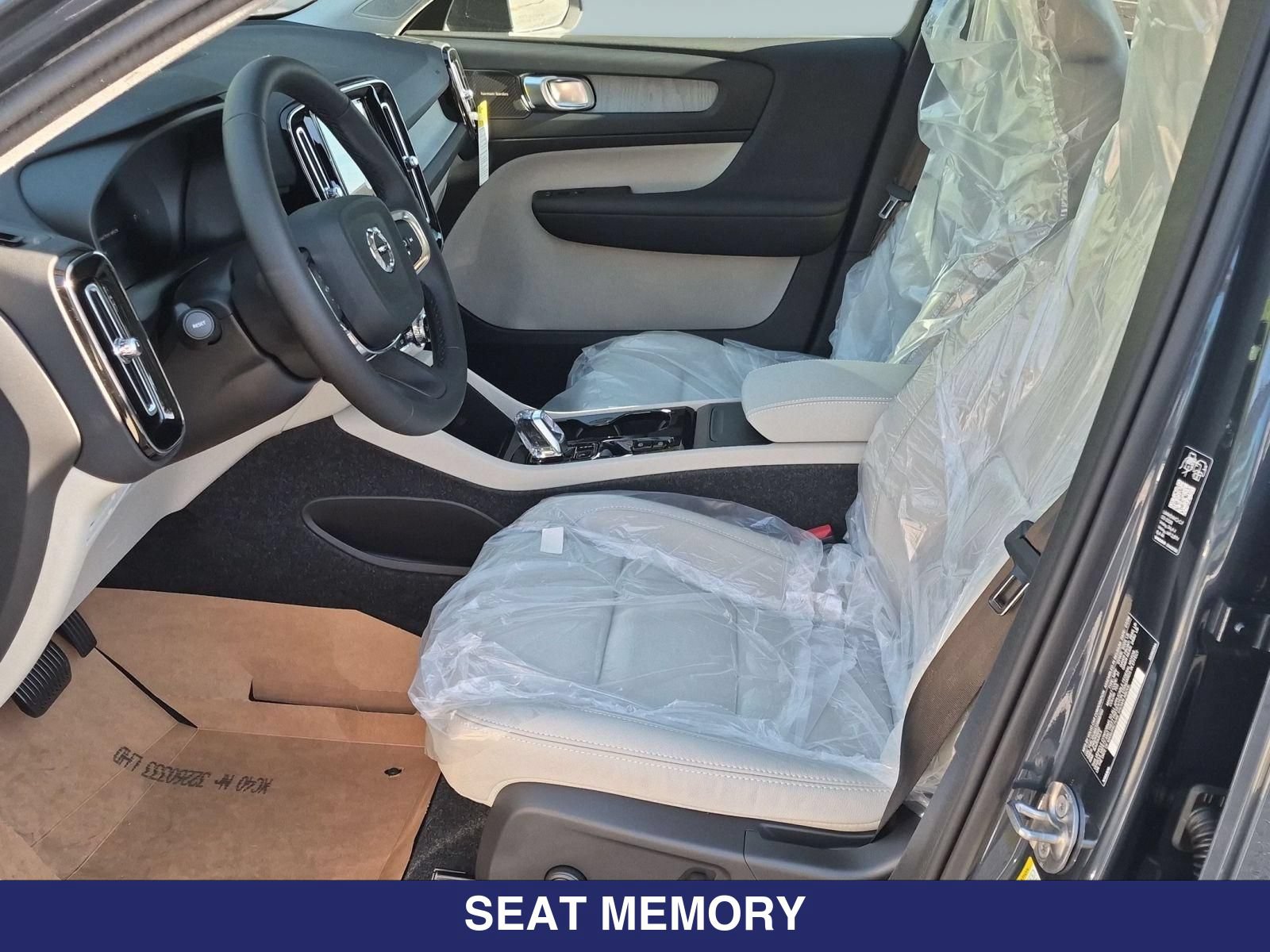 New 2026 Volvo XC40 B5 Ultra w/ Protection Package Premier AWD/4WD image 18