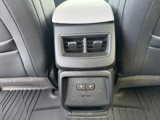 New 2025 Chevrolet Equinox EV LT w/ Convenience Package II image 23