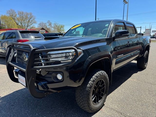 Used 2019 Toyota Tacoma TRD Sport AWD/4WD image 3