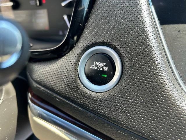 Used 2018 Cadillac XT5 Luxury w/ Driver Awareness Package AWD/4WD image 25