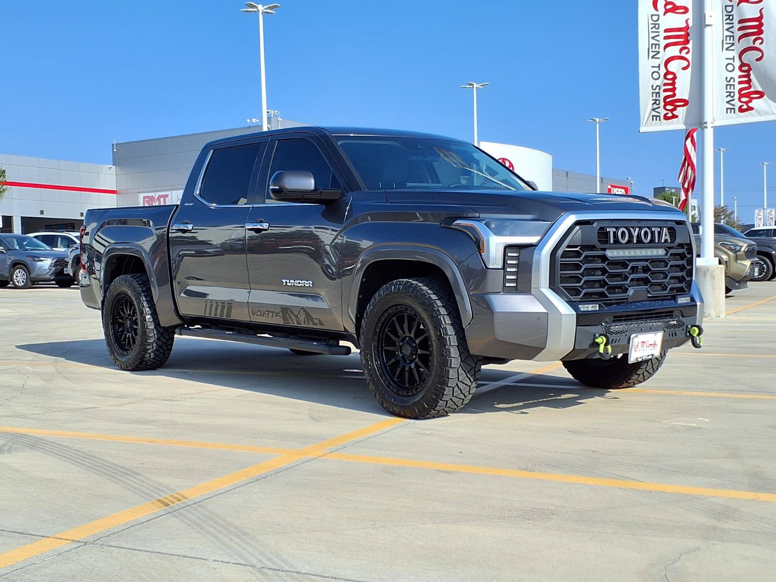 Used 2024 Toyota Tundra Limited w/ Power Package AWD/4WD image 3