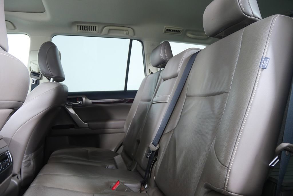 Used 2017 Lexus GX 460 Premium w/ Premium Package image 11