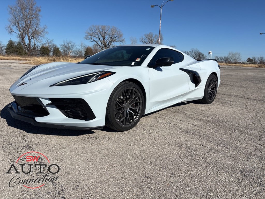 Used 2022 Chevrolet Corvette Stingray Coupe w/ Z51 Performance Package image 2