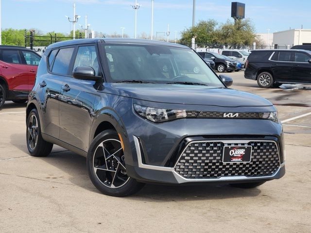Used 2024 Kia Soul EX image 2