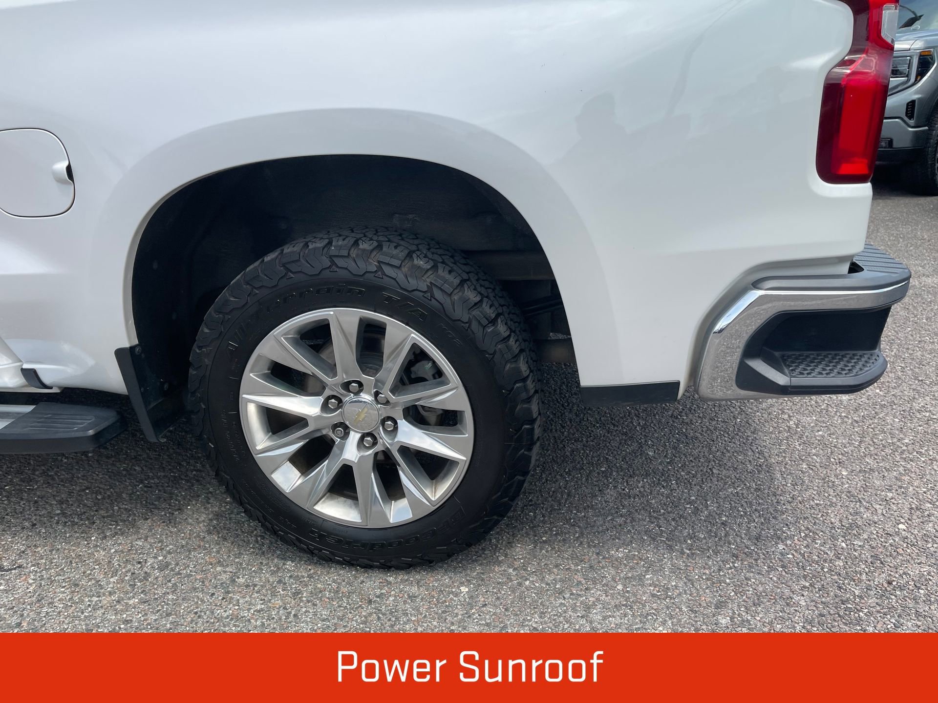Used 2021 Chevrolet Silverado 1500 LTZ w/ LTZ Premium Package AWD/4WD image 9