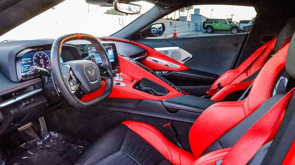 Used 2024 Chevrolet Corvette Stingray Preferred Cpe w/ LPO, Roadside Safety Package image 18