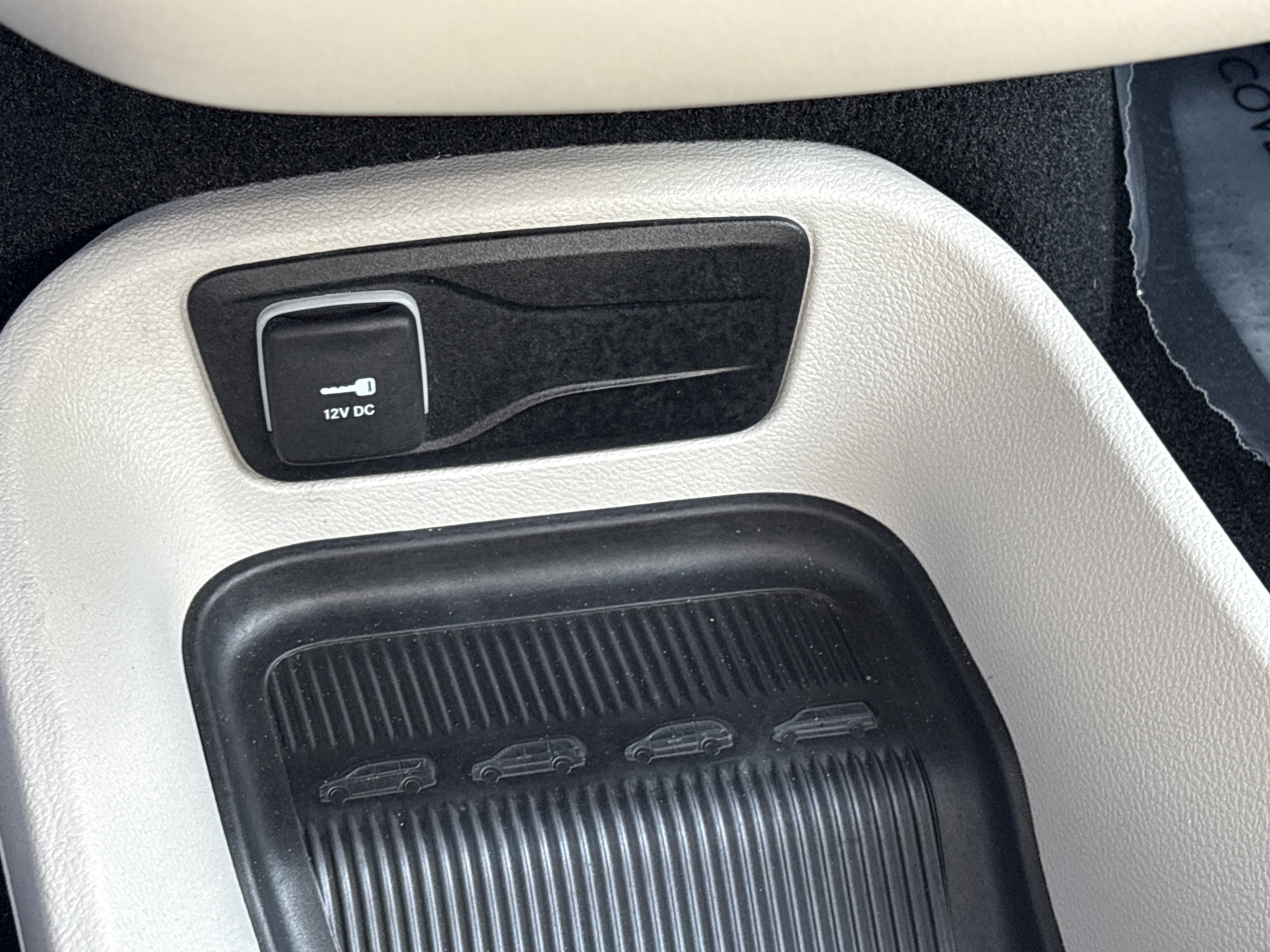 Used 2023 Chrysler Pacifica Touring-L FWD image 31