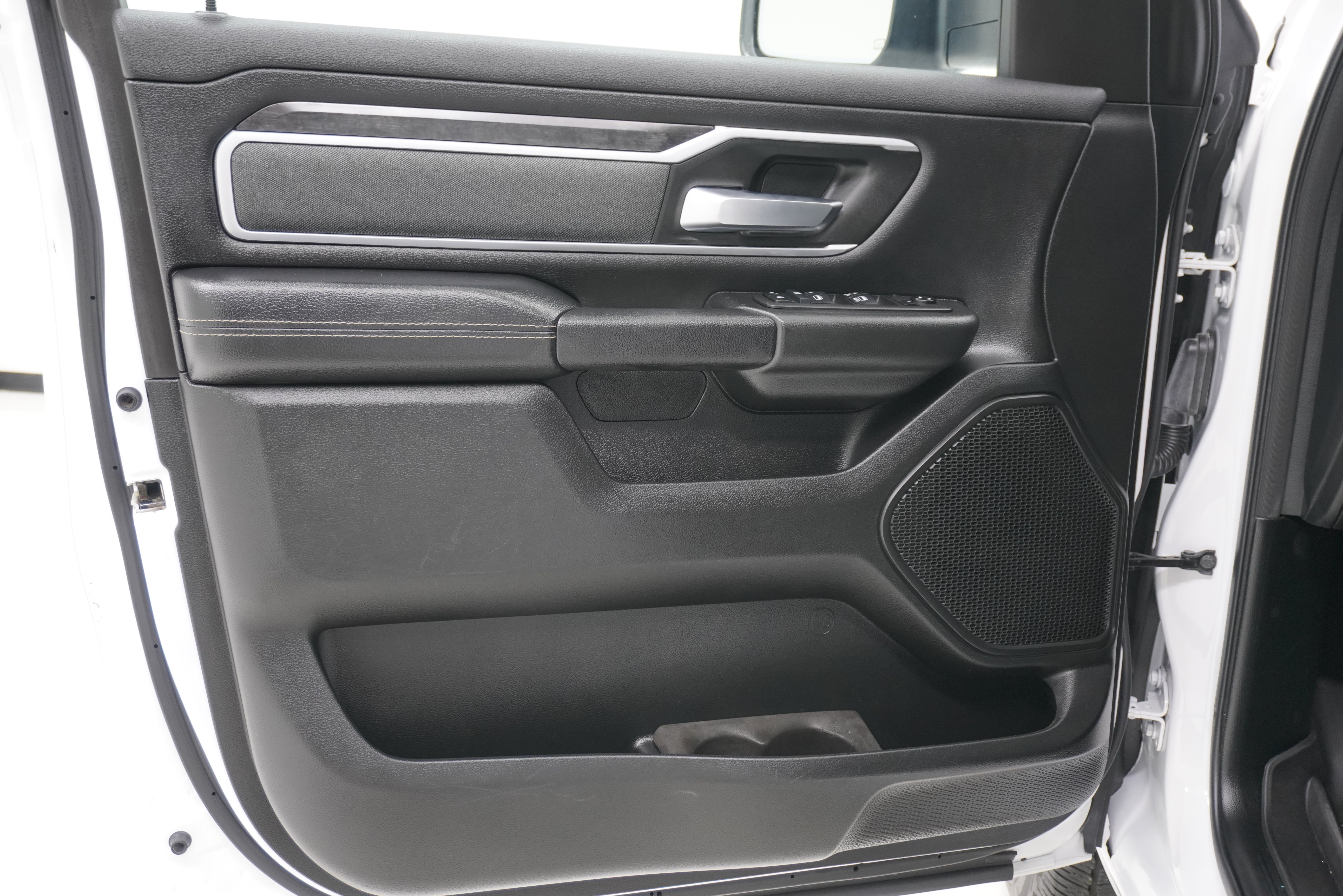 Used 2022 RAM 1500 Big Horn w/ Night Edition AWD/4WD image 15