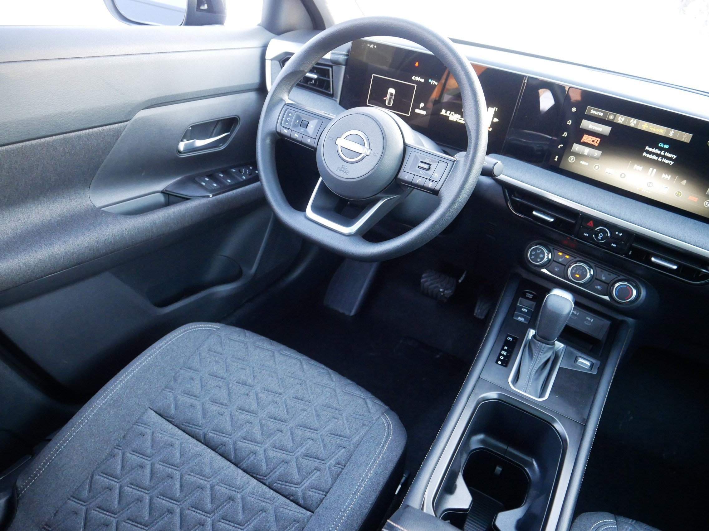 Certified 2025 Nissan Kicks SV w/ SV Premium Package image 9