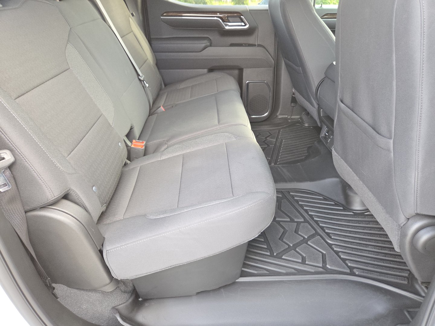 Used 2025 GMC Sierra 1500 SLE w/ Preferred Package AWD/4WD image 24