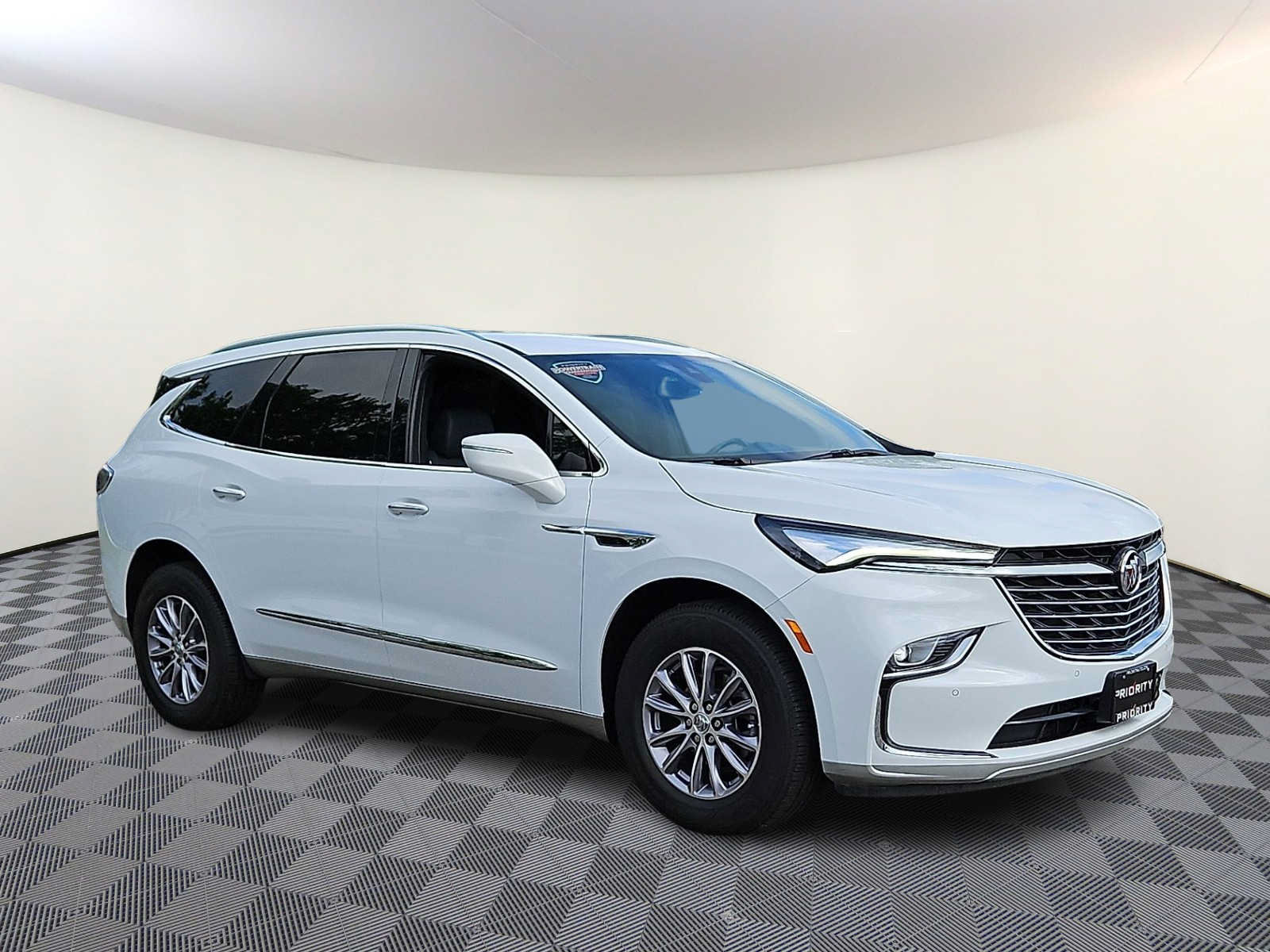 Used 2023 Buick Enclave Essence FWD image 3