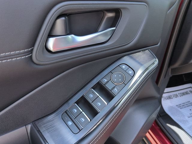 Used 2025 Nissan Rogue SL AWD/4WD image 11