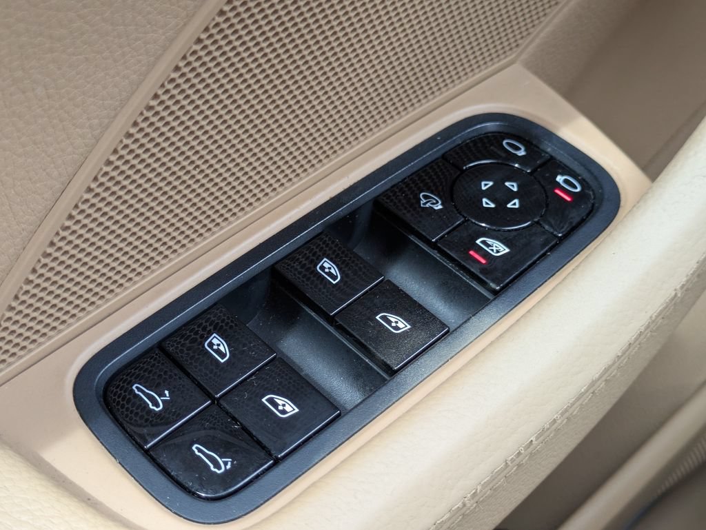 Used 2018 Porsche Panamera 4S AWD/4WD image 25