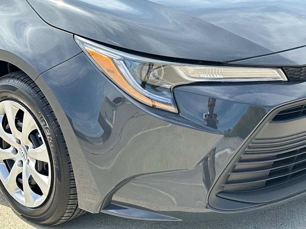 Used 2025 Toyota Corolla LE image 9