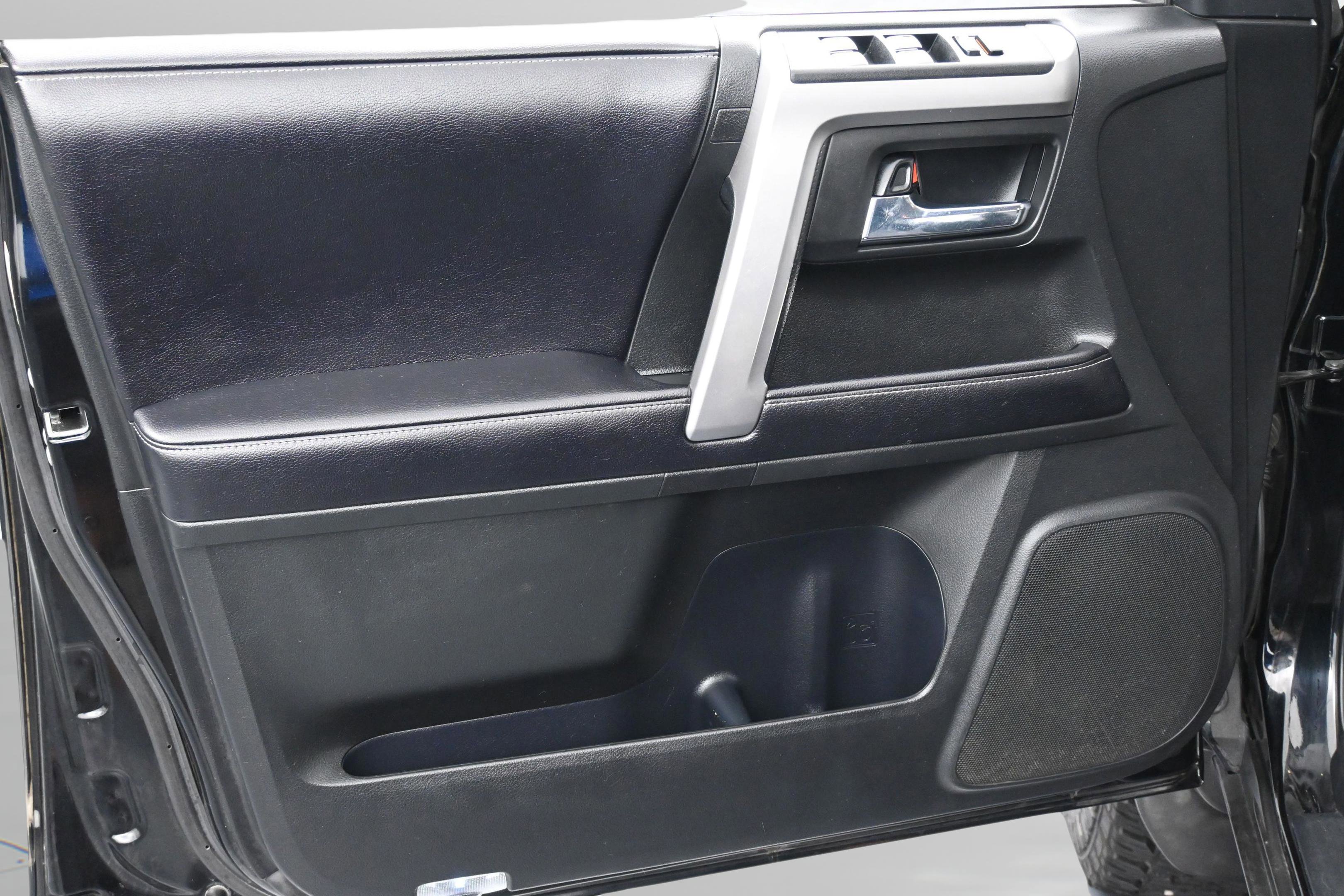 Used 2017 Toyota 4Runner SR5 RWD image 15