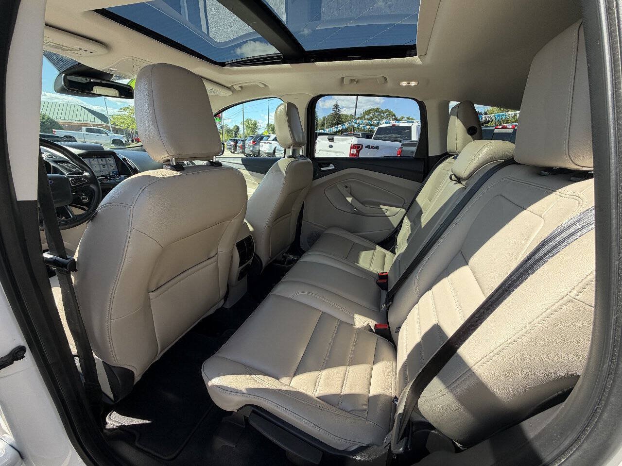 Used 2019 Ford Escape Titanium AWD/4WD image 10