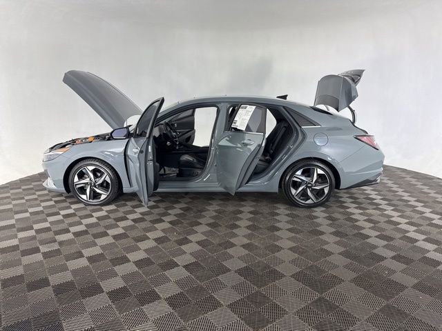 Used 2021 Hyundai Elantra Limited image 9