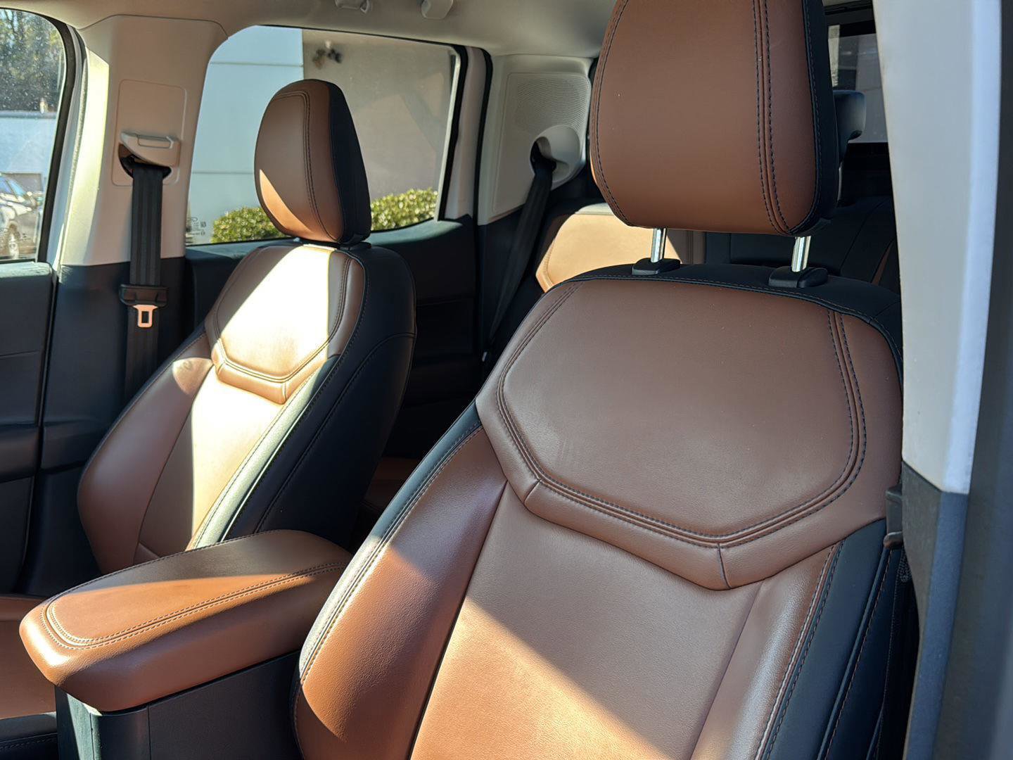 Used 2023 Ford Maverick Lariat w/ Equipment Group 500A Standard image 27