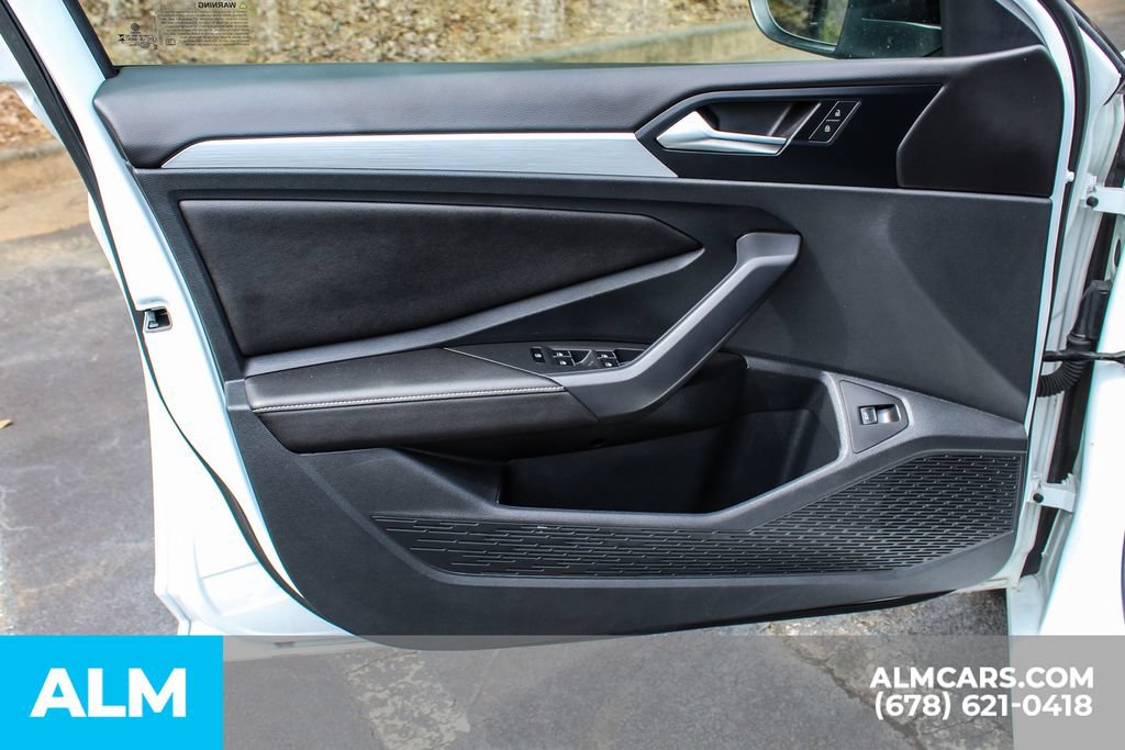 Used 2025 Volkswagen Jetta Sport FWD image 34