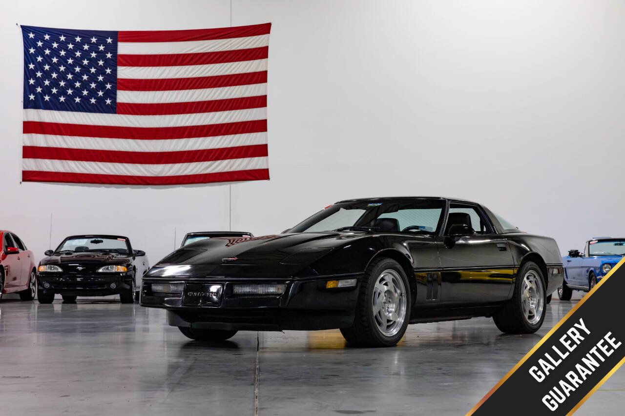 Used 1990 Chevrolet Corvette Coupe RWD image 1