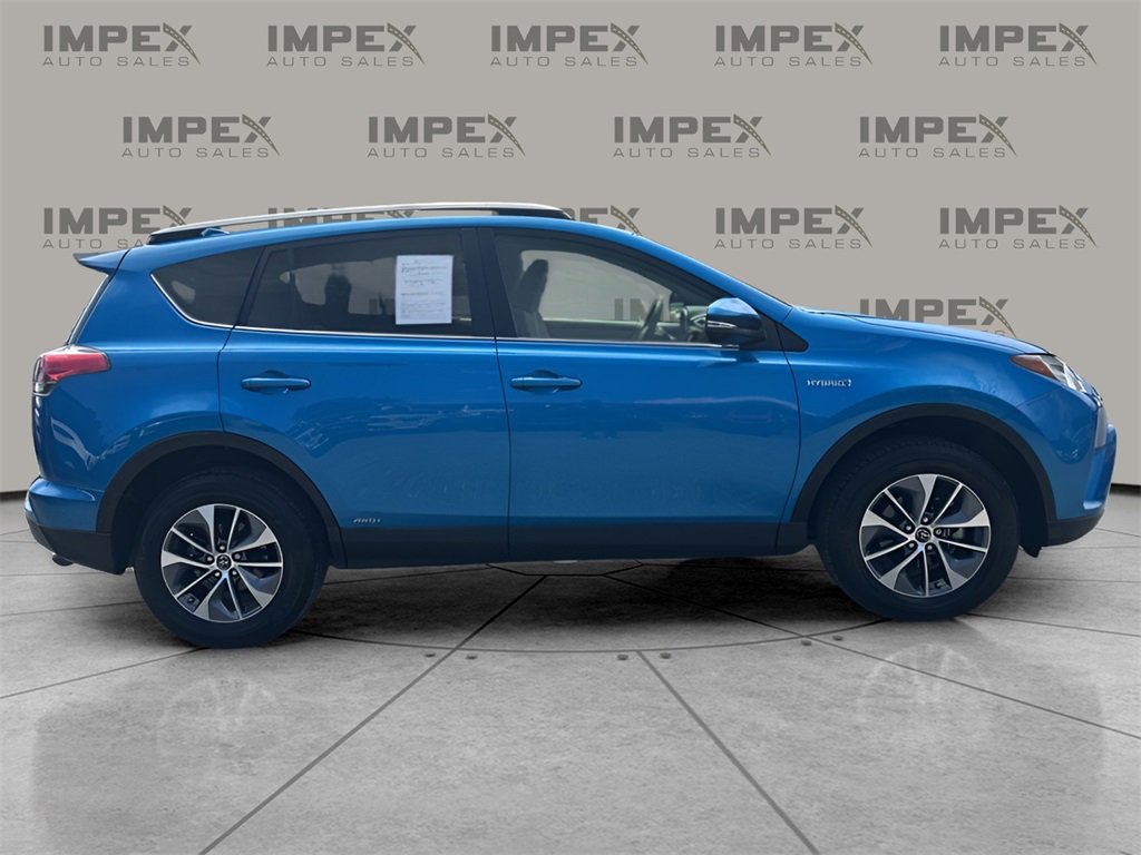 Used 2018 Toyota RAV4 XLE image 6