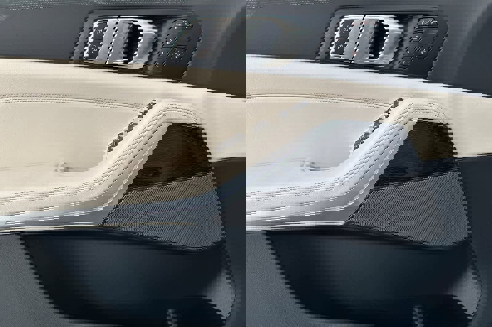 Used 2026 BMW X7 xDrive40i w/ M Sport Package image 12