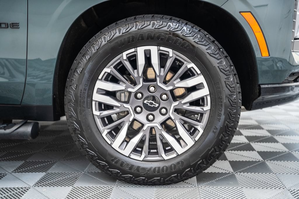 Used 2025 Chevrolet Tahoe Z71 w/ Z71 Off-Road Package AWD/4WD image 16