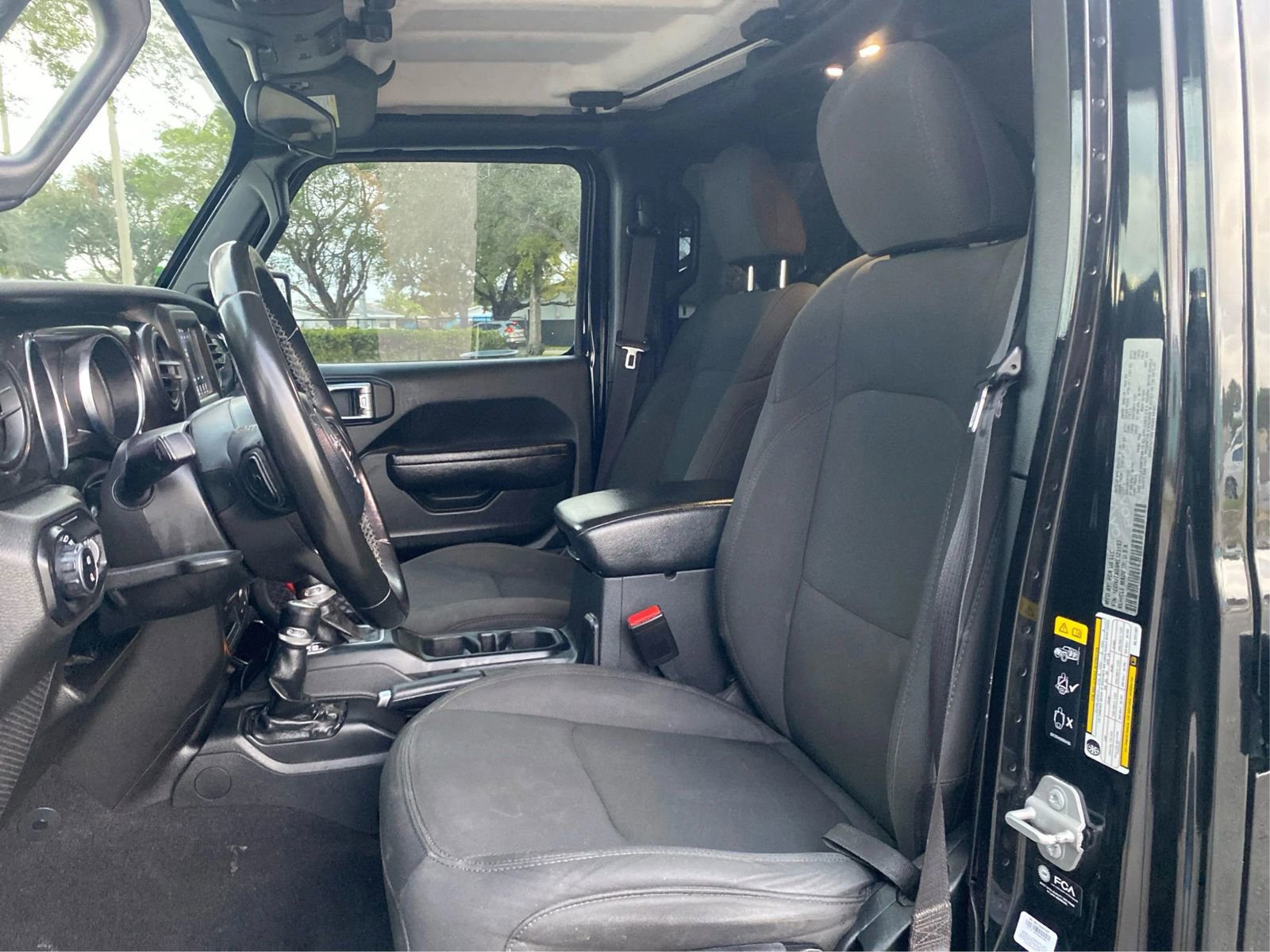 Used 2022 Jeep Gladiator Sport AWD/4WD image 9