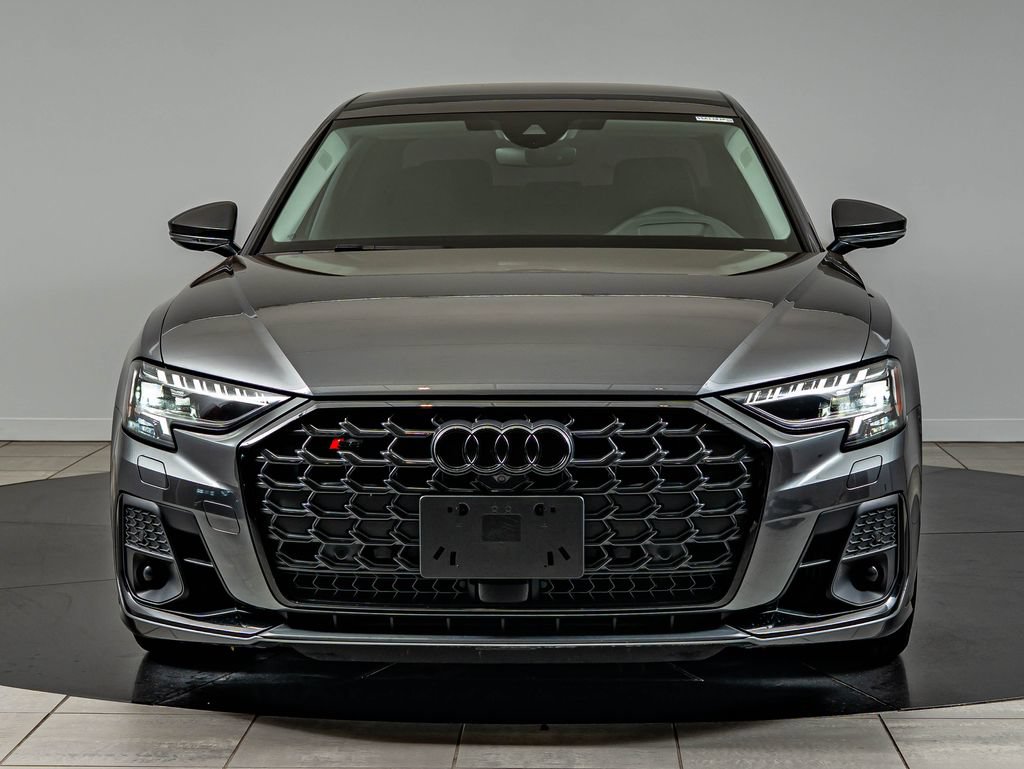 Used 2022 Audi S8 AWD/4WD image 2