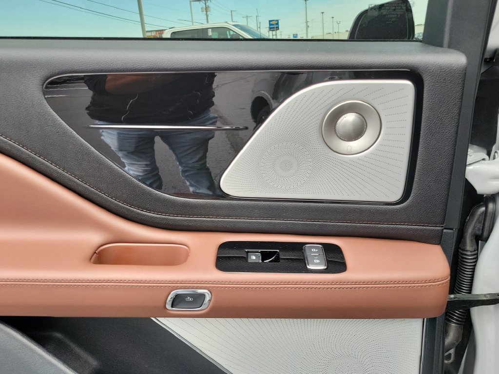 New 2027 Lincoln Aviator Reserve AWD/4WD image 15