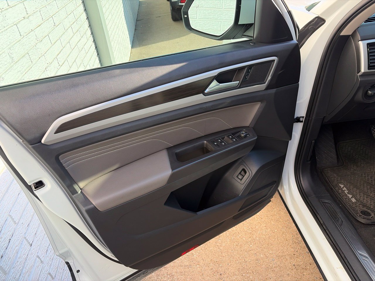 Used 2022 Volkswagen Atlas SE FWD image 9