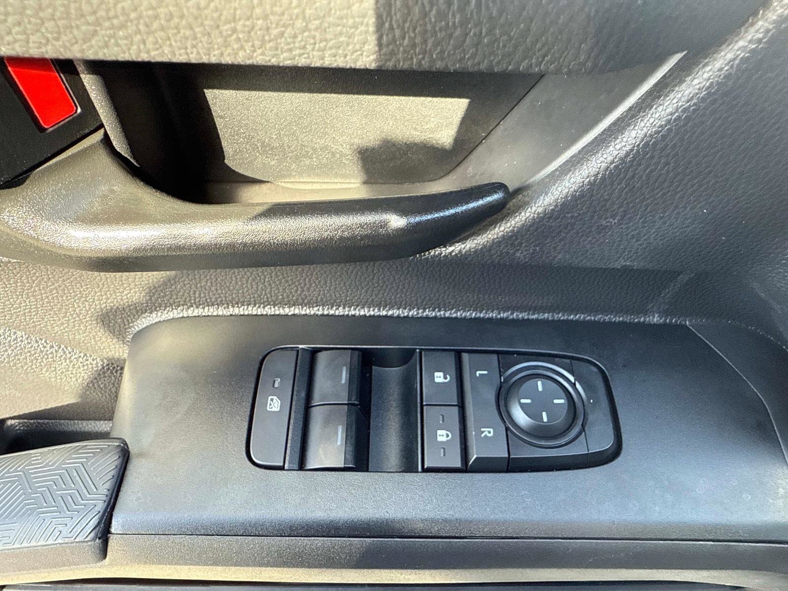 Used 2025 Toyota Tacoma SR image 13