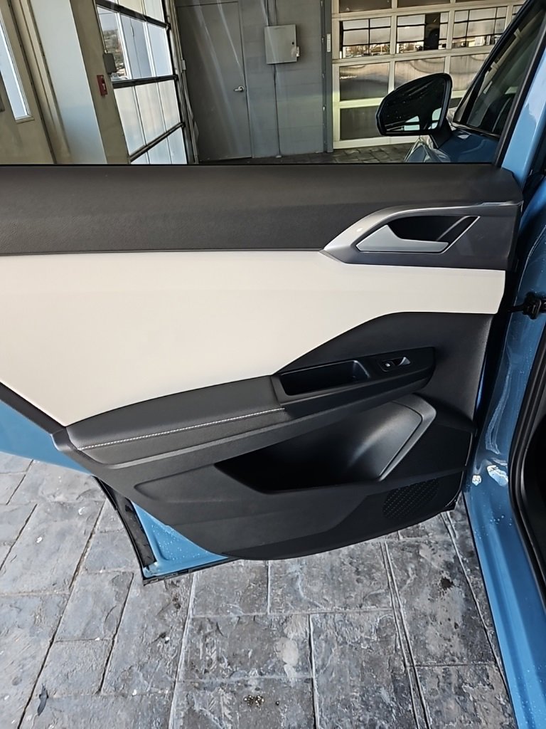 Used 2025 Volkswagen Taos SEL image 20