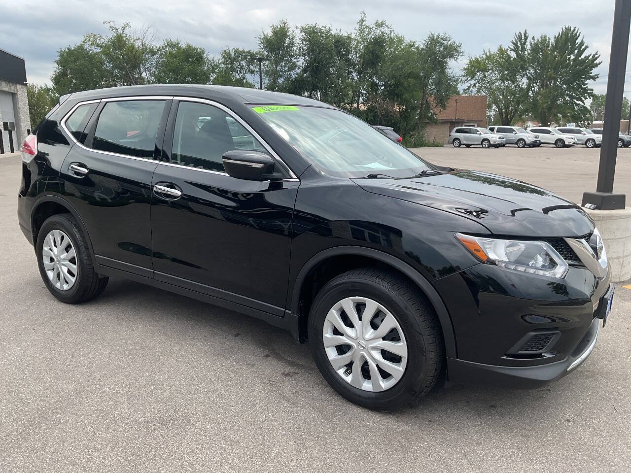 Used 2015 Nissan Rogue S AWD/4WD image 10