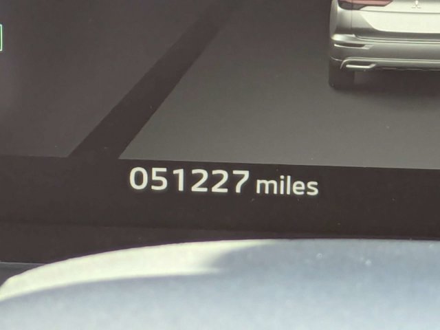 Used 2024 Mitsubishi Outlander FWD image 32