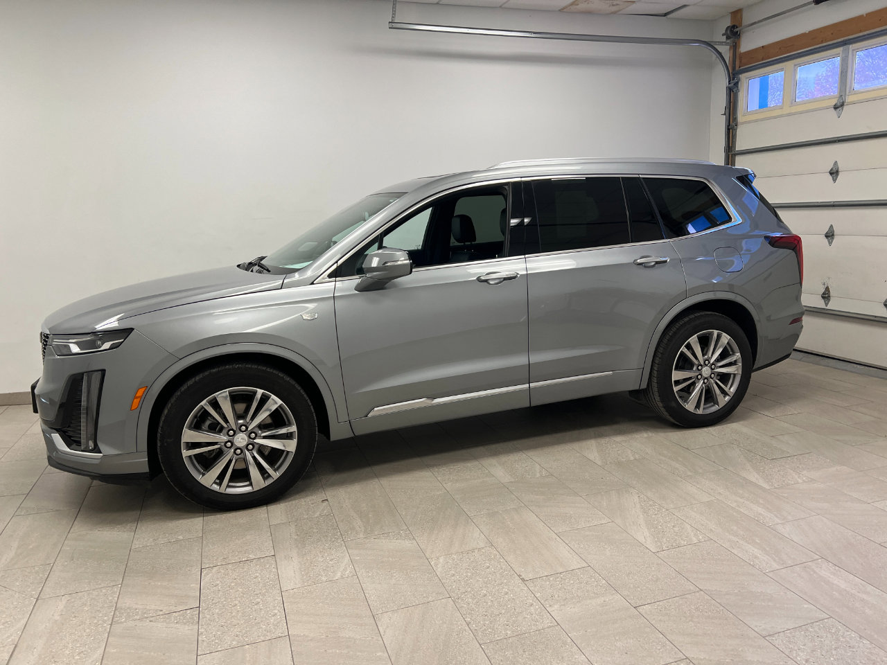 Used 2024 Cadillac XT6 Premium Luxury image 6