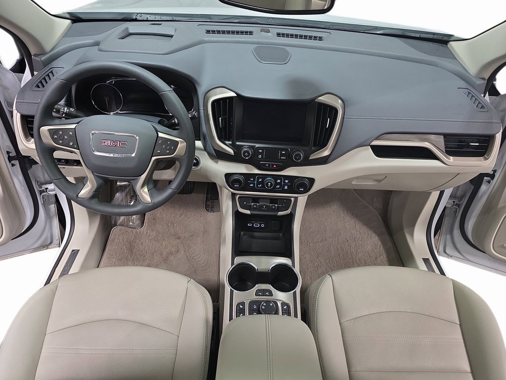 Used 2024 GMC Terrain Denali w/ Denali Premium Package image 9