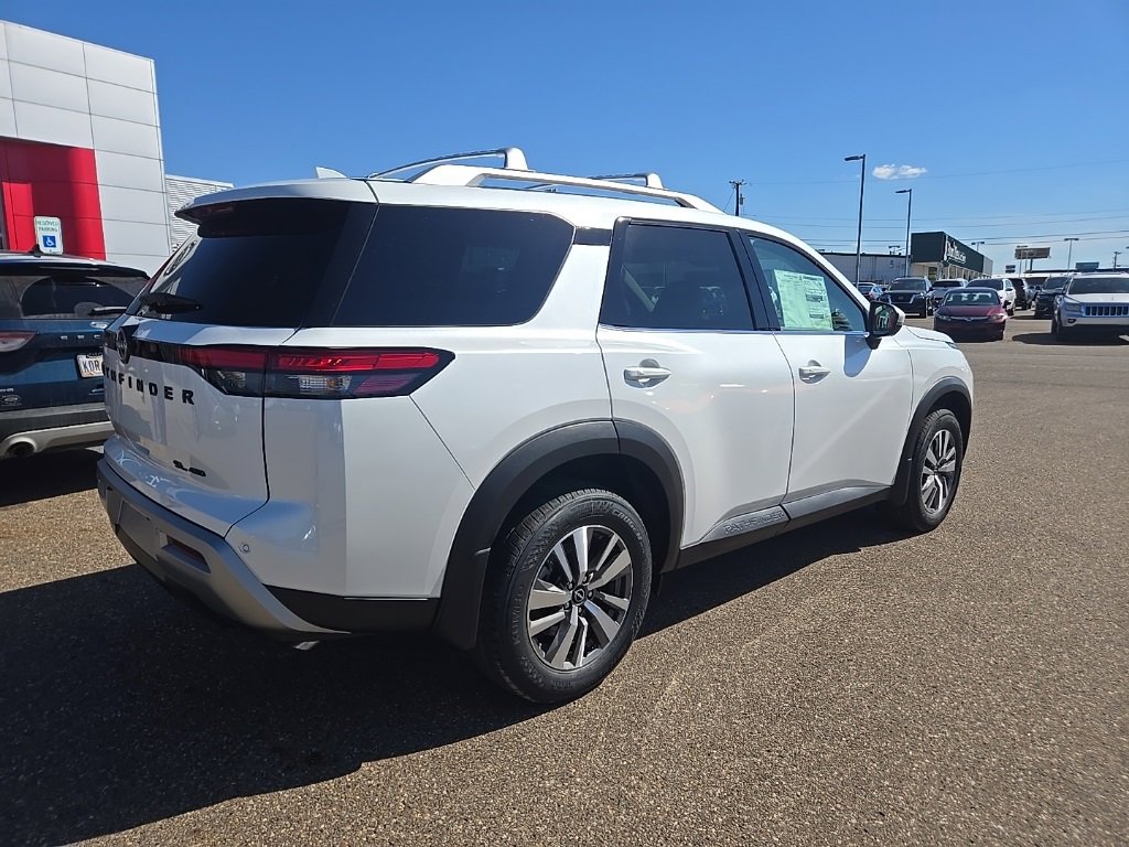 New 2025 Nissan Pathfinder SL w/ Black Appearance Package image 7