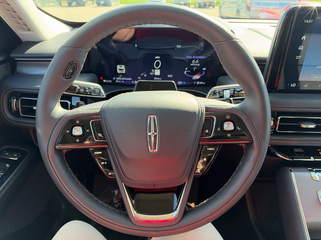 New 2027 Lincoln Aviator AWD image 16