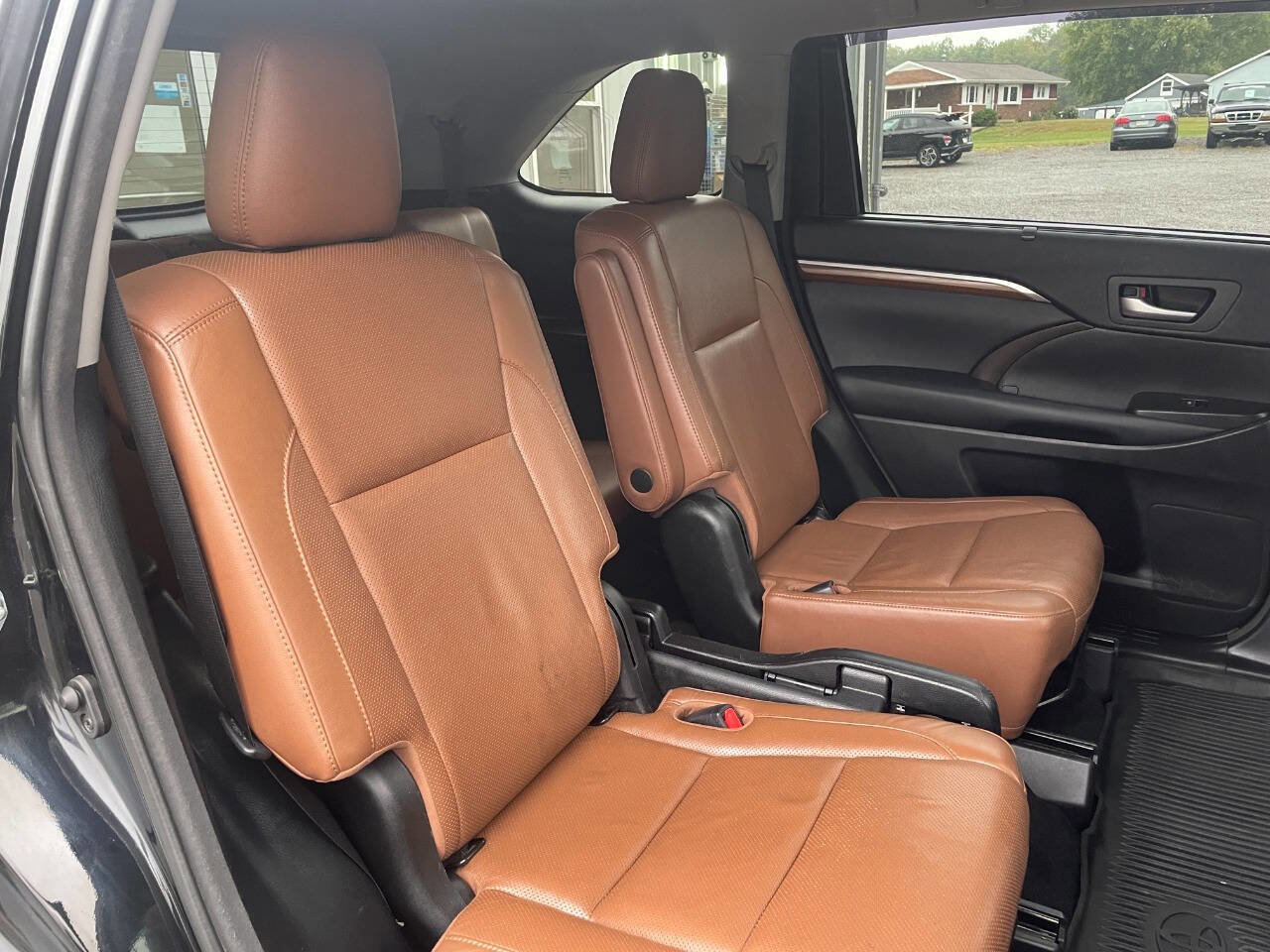 Used 2018 Toyota Highlander Limited image 21