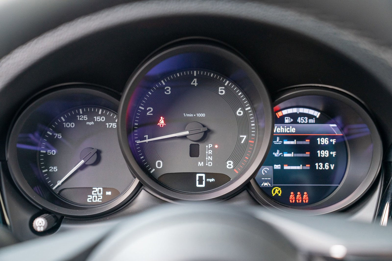 Certified 2025 Porsche Macan AWD/4WD image 13
