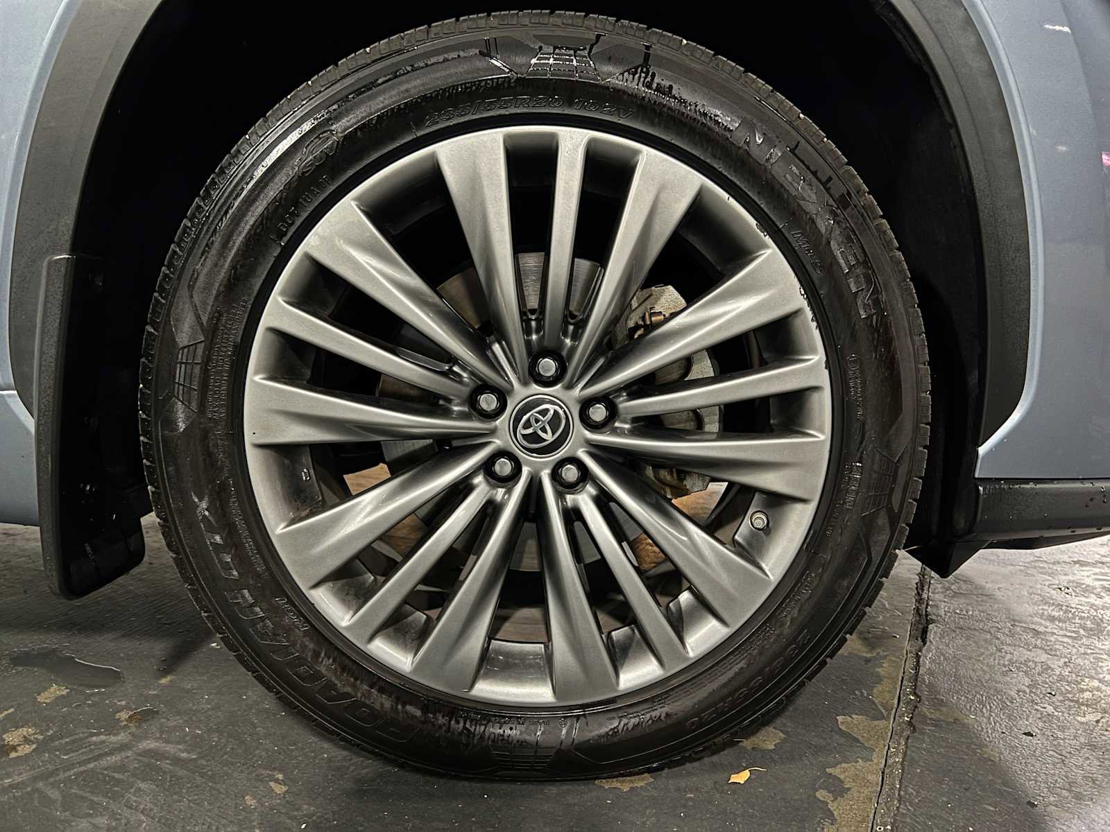 Used 2021 Toyota Highlander Platinum image 9